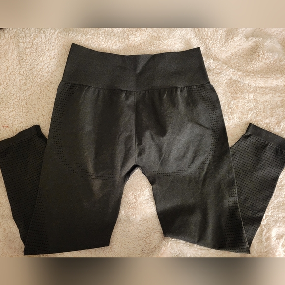 Gymshark Booty Shaping Bodycon Compression Black Heather Leggings - Picture 2 of 5